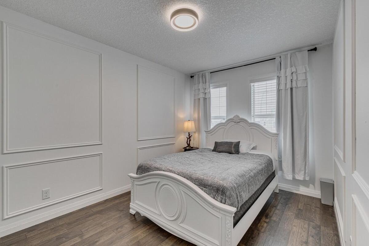 Holiday home Lamont Calgary